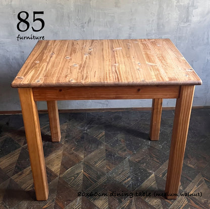 現品　即納可能　【カフェテーブル】【ダイニングテーブル】80×60cm 高さ72cm 　2人がけ