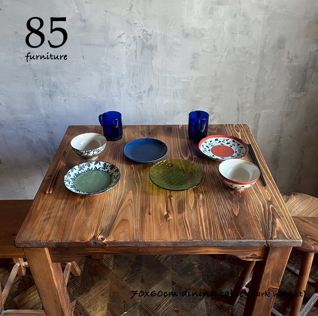 【Wild&Freeカフェテーブル】60×70cm　1〜2人がけ 一人暮らし　ダイニングテーブル　無垢材　おしゃれ