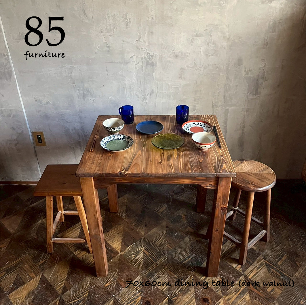 【Wild&Freeカフェテーブル】60×70cm　1〜2人がけ 一人暮らし　ダイニングテーブル　無垢材　おしゃれ