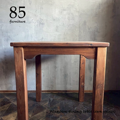 【Wild&Freeカフェテーブル】60×70cm　1〜2人がけ 一人暮らし　ダイニングテーブル　無垢材　おしゃれ